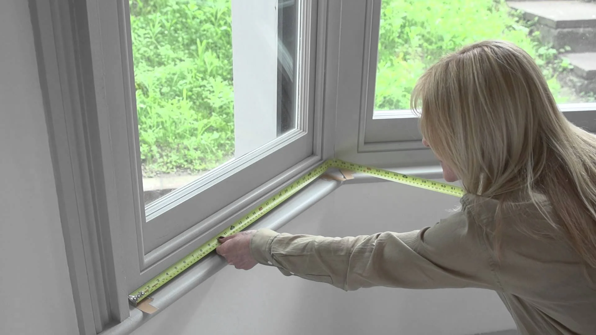 How_to_measure_a_bay_window_for_new_curtain_hardware