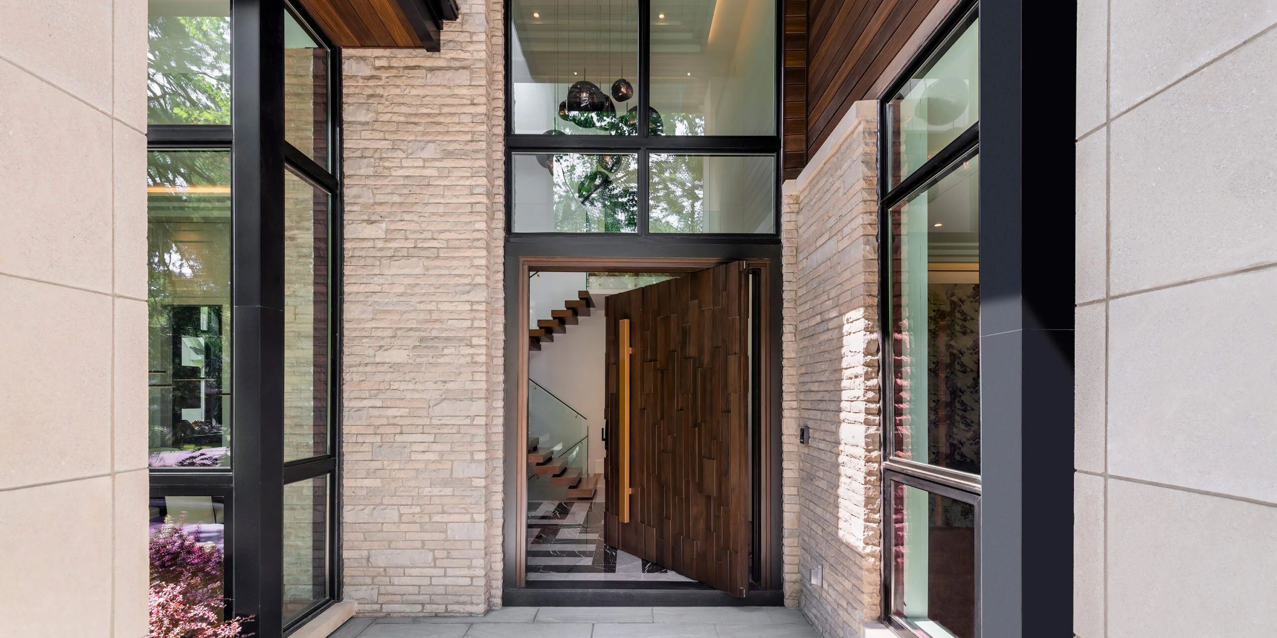 Header_image_Blog_Pivot_Doors-scaled
